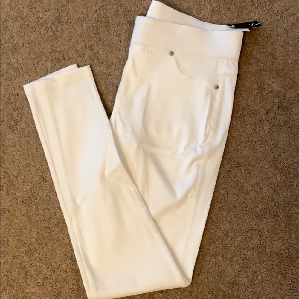 White denim leggings